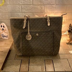 MICHAEL KORS PURSE Used once